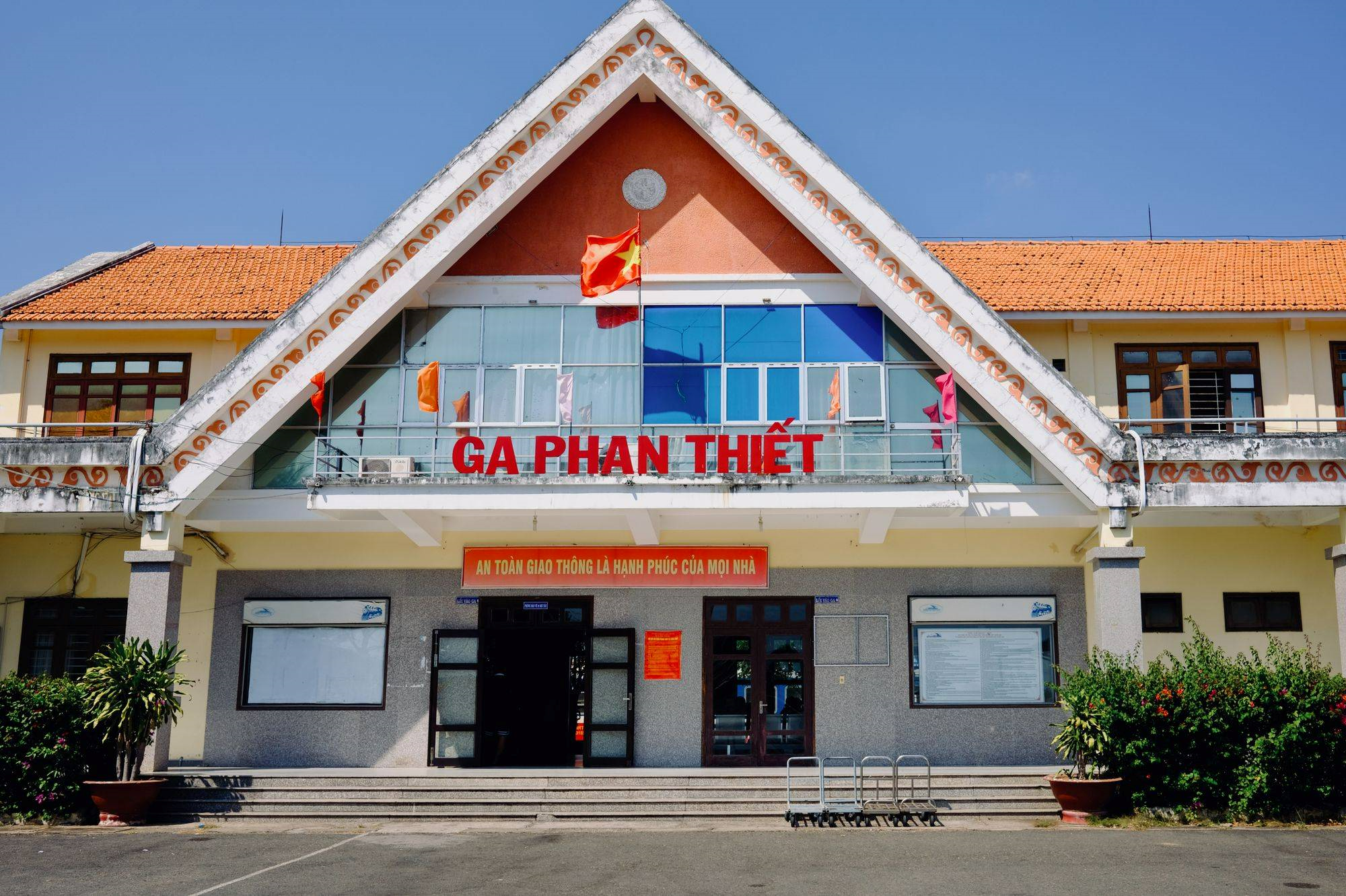 Dịch Vụ Thuê Xe Du Lịch Từ Mũi Né Đi Ga Phan Thiết Trọn Gói